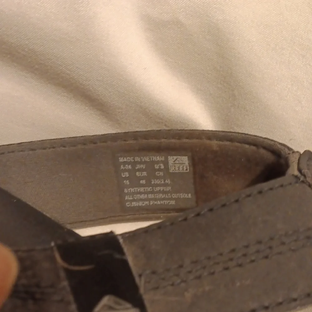 Reef Black Flip-Flops - Picture 2 of 8